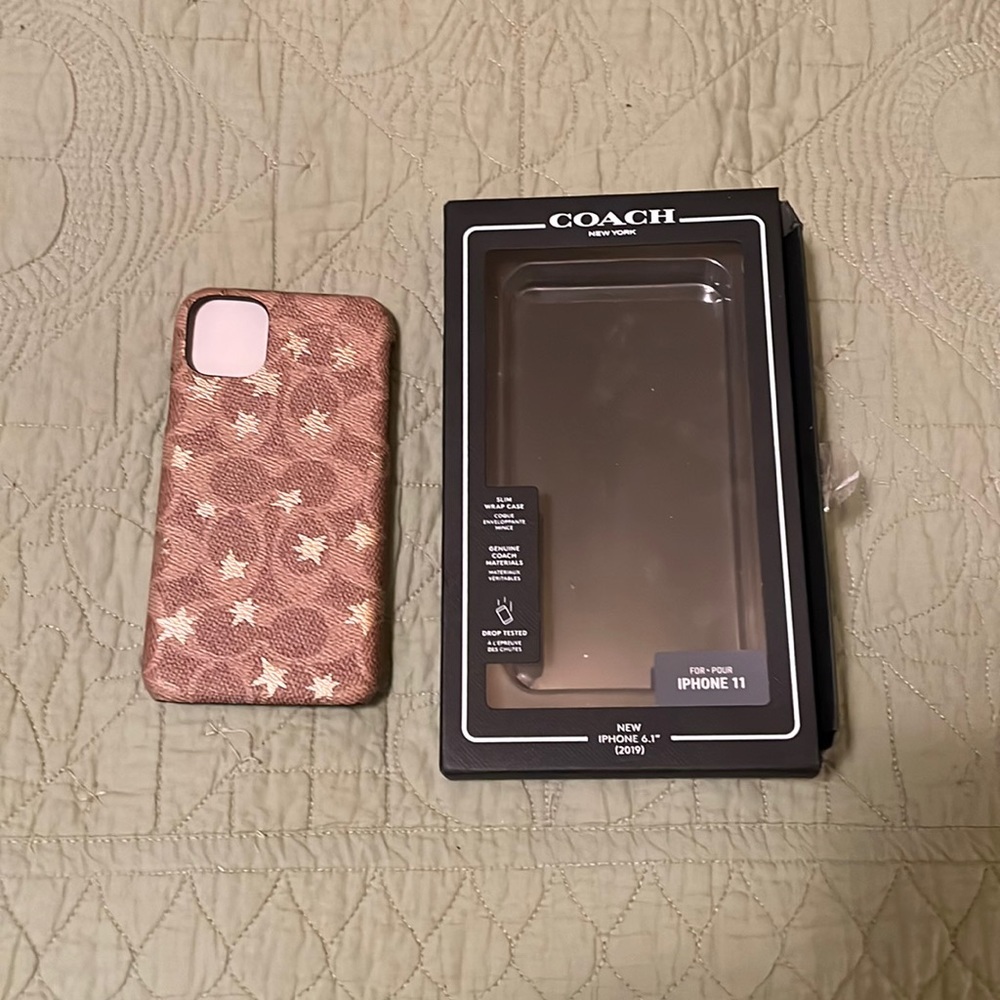offNWT COACH IPHONE 11  NEW IPHONE 6.1” (2019) Retails for $45.00
